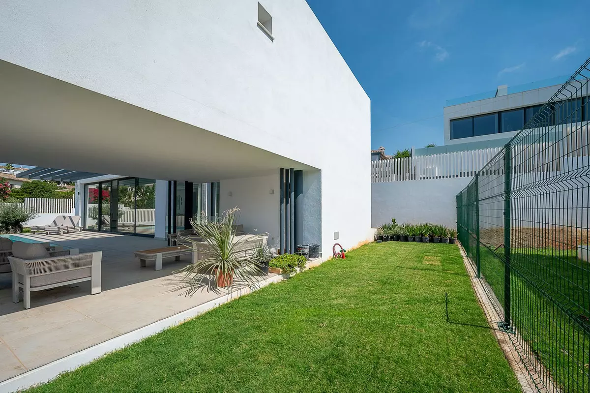 4-bedroom Villa In Mijas, Spain (337 M²)