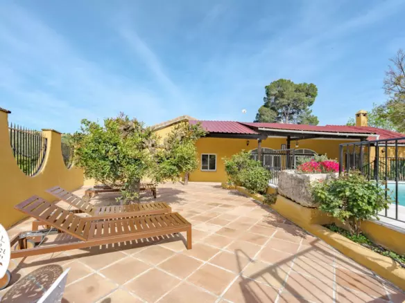 5-bedroom Country House In Coín, Spain (215 M²)