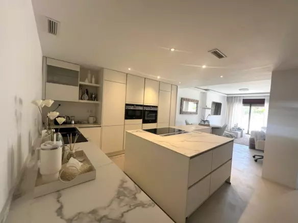 3-bedroom Apartment In Marbella, Spain (121 M²)