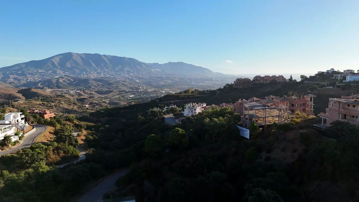 4-bedroom Villa In Marbella, Spain (553 M²)