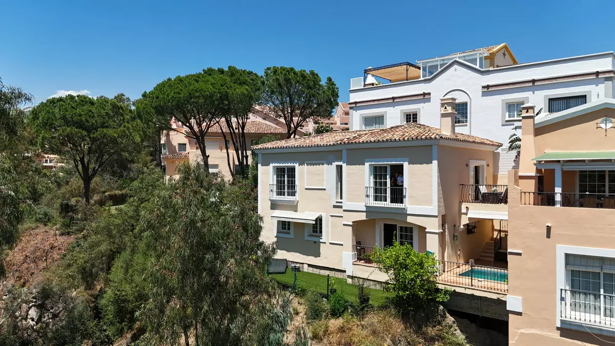 3-bedroom Villa In Marbella, Spain (204 M²)