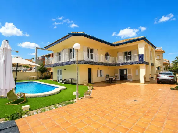 5-bedroom Villa In Orihuela, Spain (329 M²)