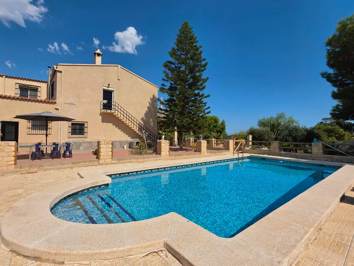 6-bedroom Country House In Elche, Spain (738 M²)