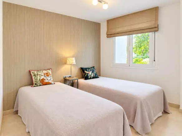3-bedroom Apartment In Benahavis, Spain (102 M²)