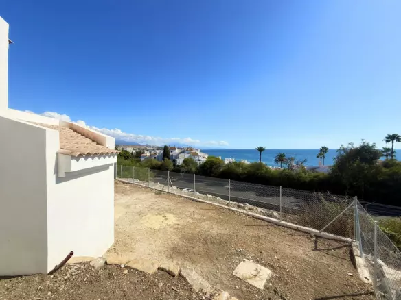 2-bedroom Villa In Estepona, Spain (124 M²)