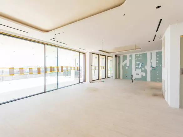 5-bedroom Villa In Casares, Spain (529 M²)