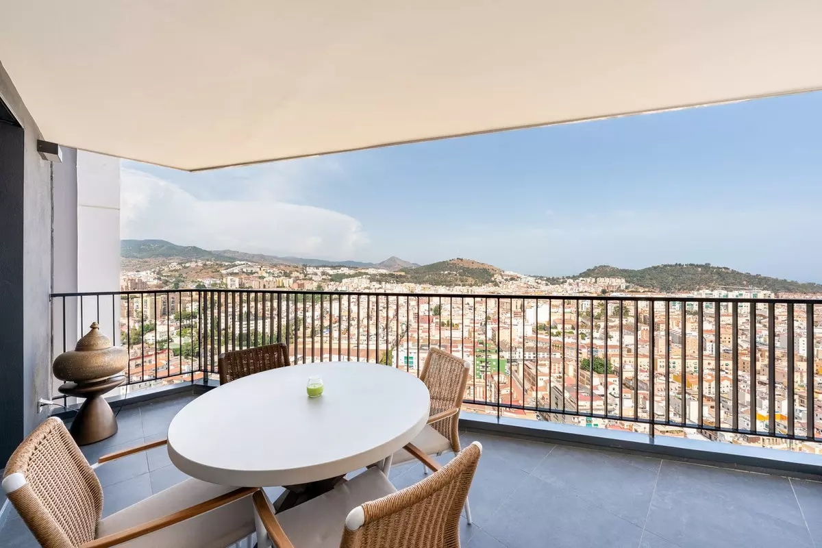 3-bedroom Apartment In Málaga, Spain (108 M²)