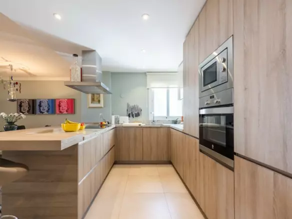 2-bedroom Apartment In Marbella, Spain (138 M²)