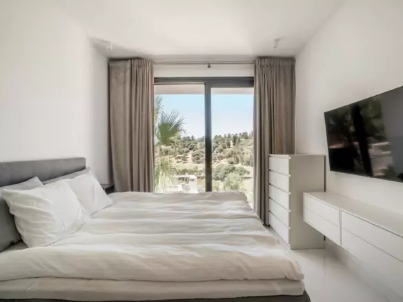 2-bedroom Apartment In Benahavis, Spain (222 M²)