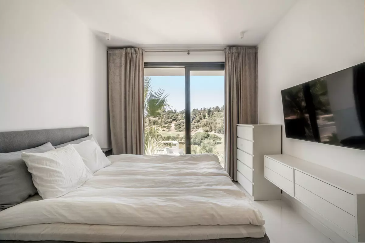 2-bedroom Apartment In Benahavis, Spain (222 M²)