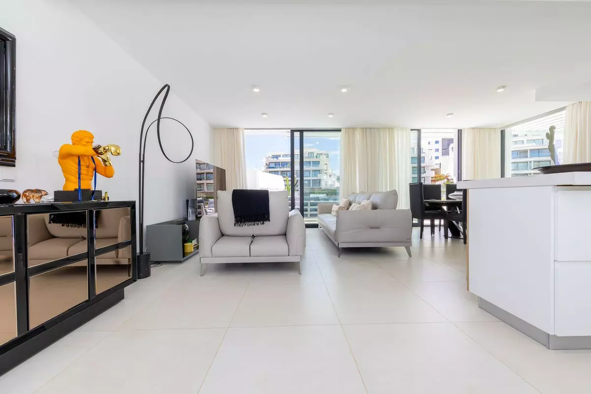 2-bedroom Apartment In Fuengirola, Spain (126 M²)