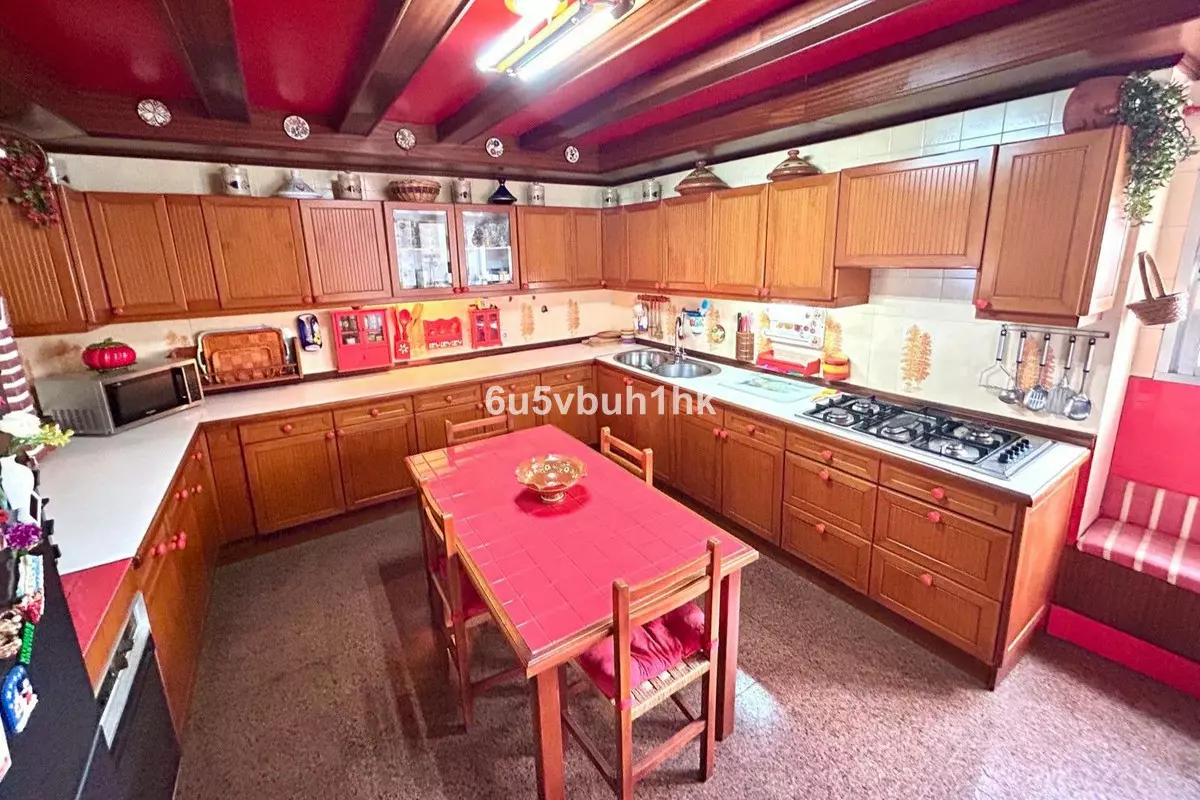 4-bedroom Apartment In Fuengirola, Spain (217 M²)