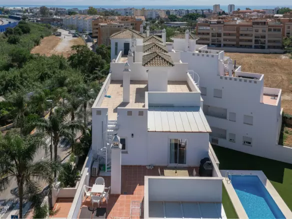 2-bedroom Apartment In Torremolinos, Spain (98 M²)