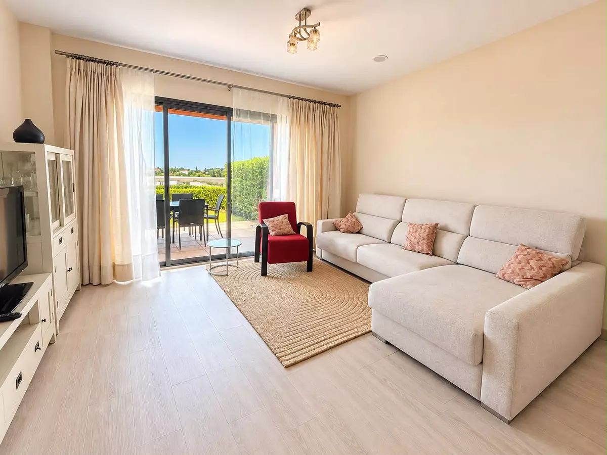 2-bedroom Apartment In Estepona, Spain (99 M²)