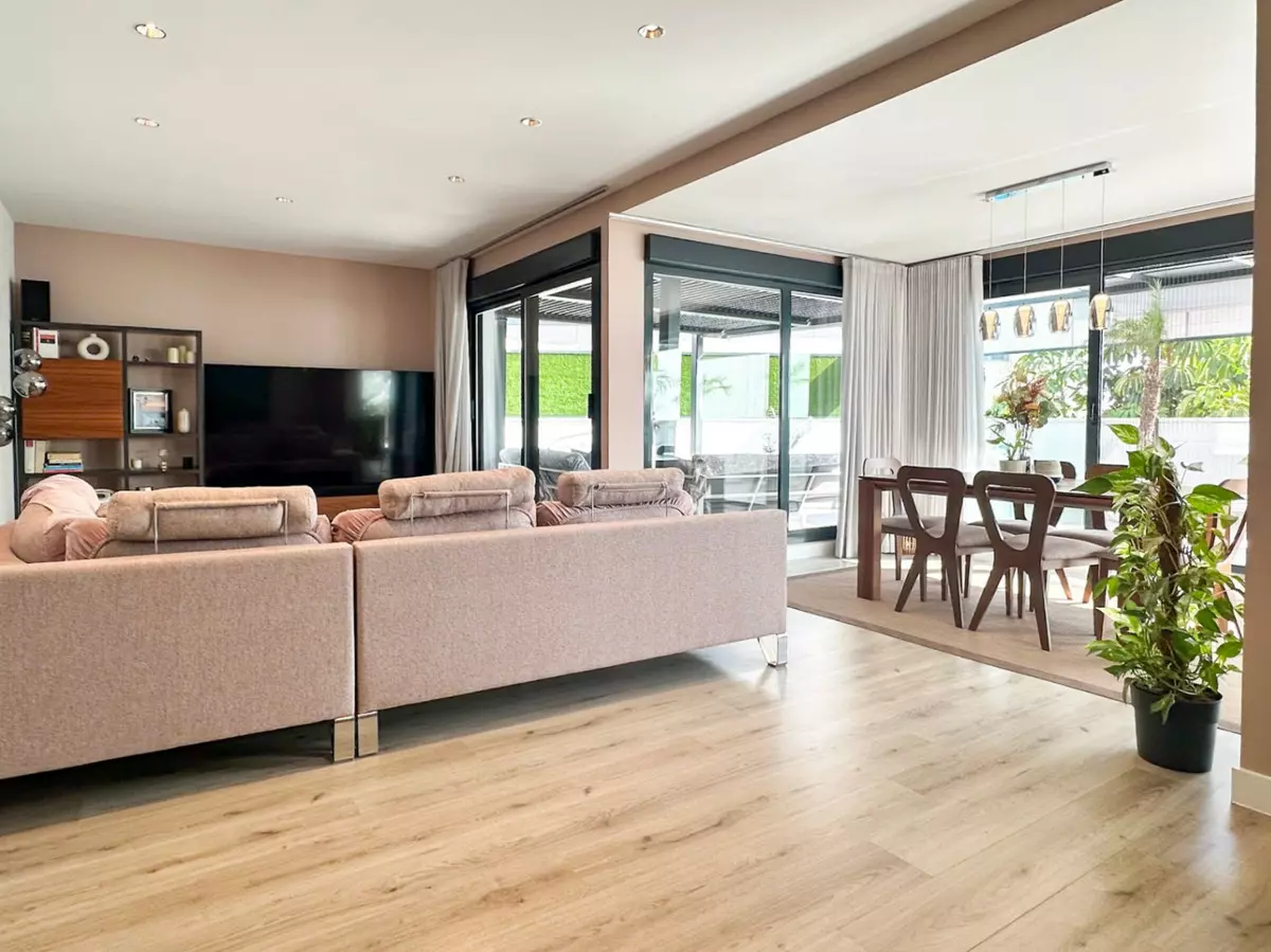 3-bedroom Apartment In Torremolinos, Spain (212 M²)