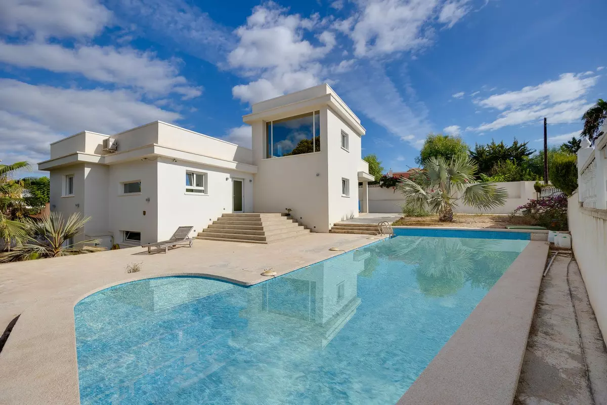 4-bedroom Villa In Rojales, Spain (312 M²)