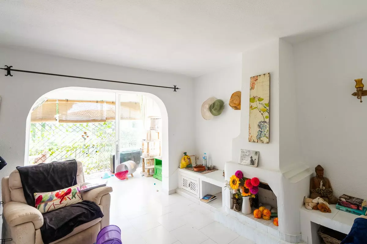 1-bedroom Apartment In Estepona, Spain (61 M²)