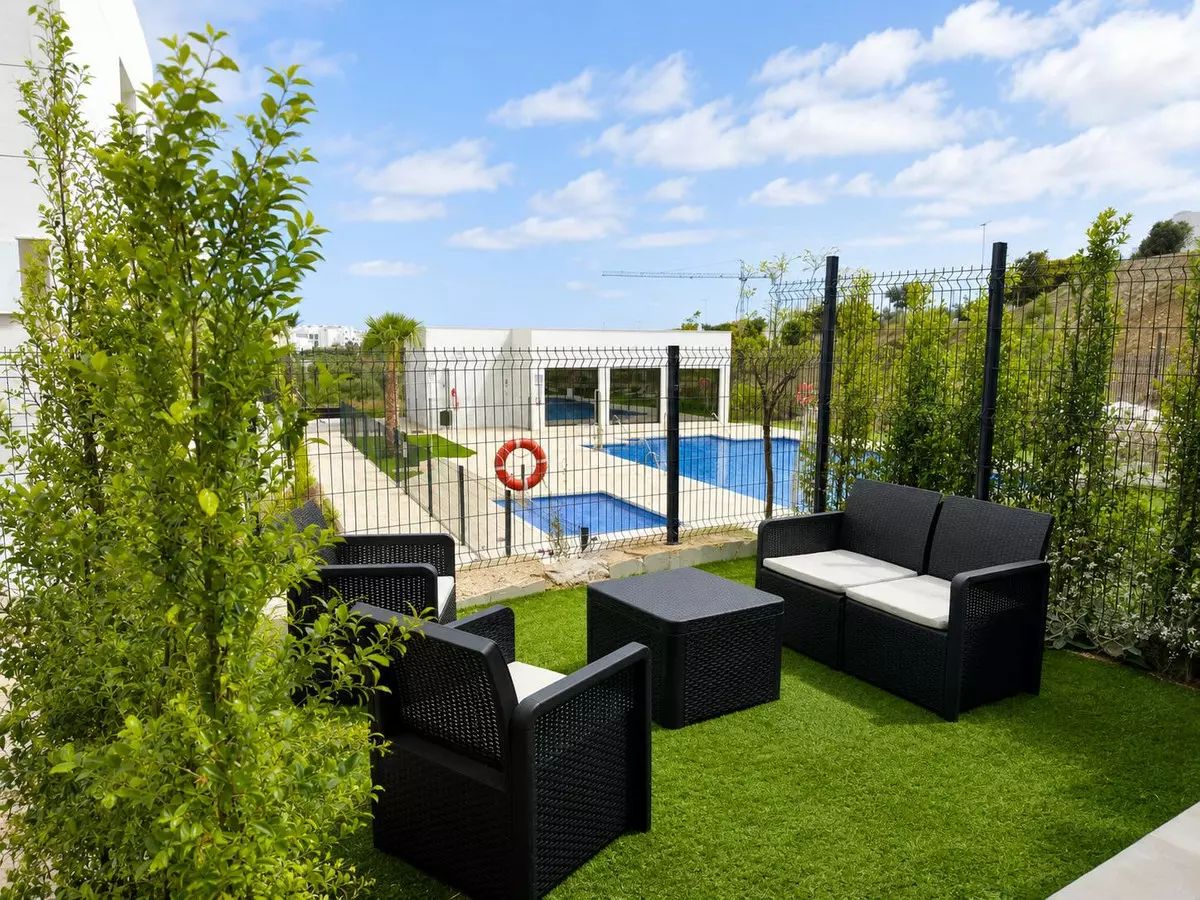 3-bedroom Apartment In Estepona, Spain (101 M²)