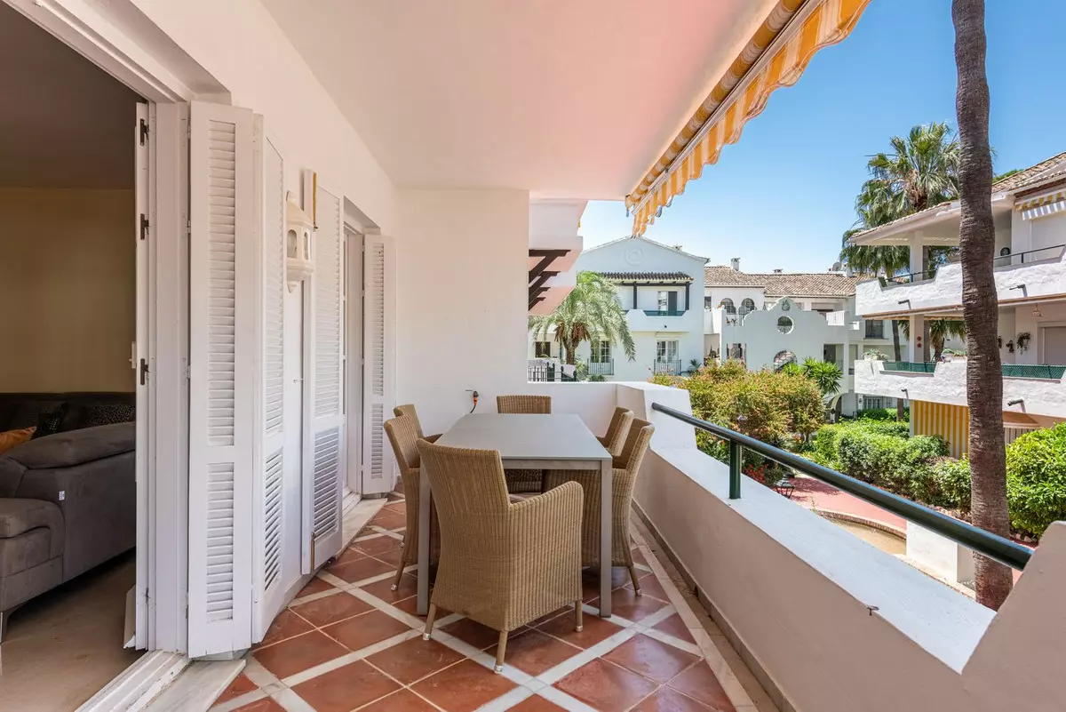 3-bedroom Apartment In Estepona, Spain (129 M²)