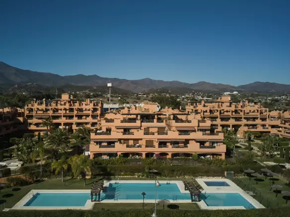 2-bedroom Apartment In Estepona, Spain (120 M²)