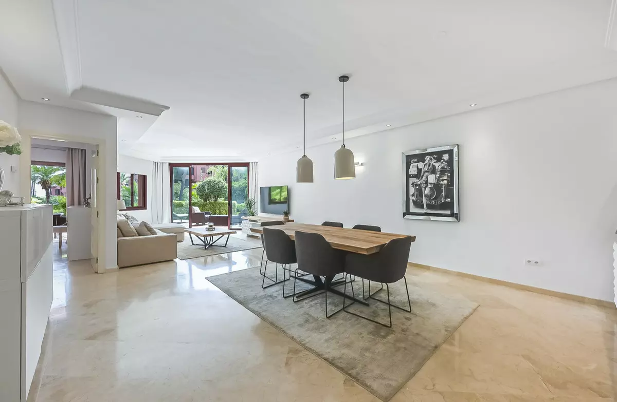 2-bedroom Apartment In Estepona, Spain (189 M²)
