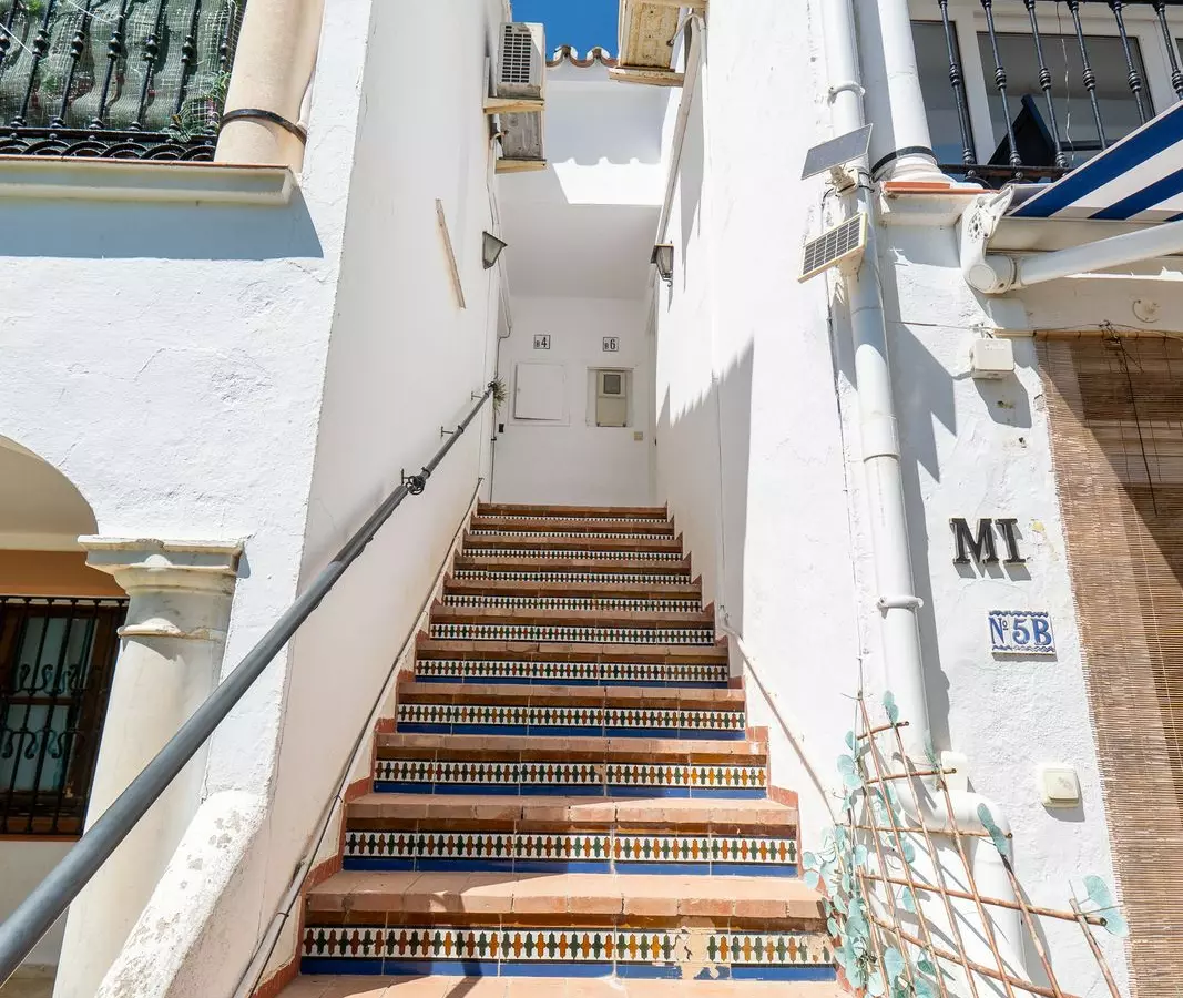 1-bedroom Apartment In Estepona, Spain (61 M²)