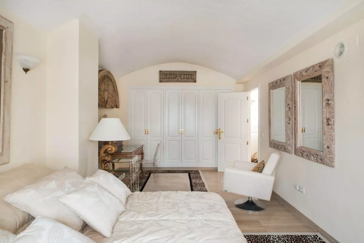 9-bedroom Apartment In Benalmádena, Spain (639 M²)
