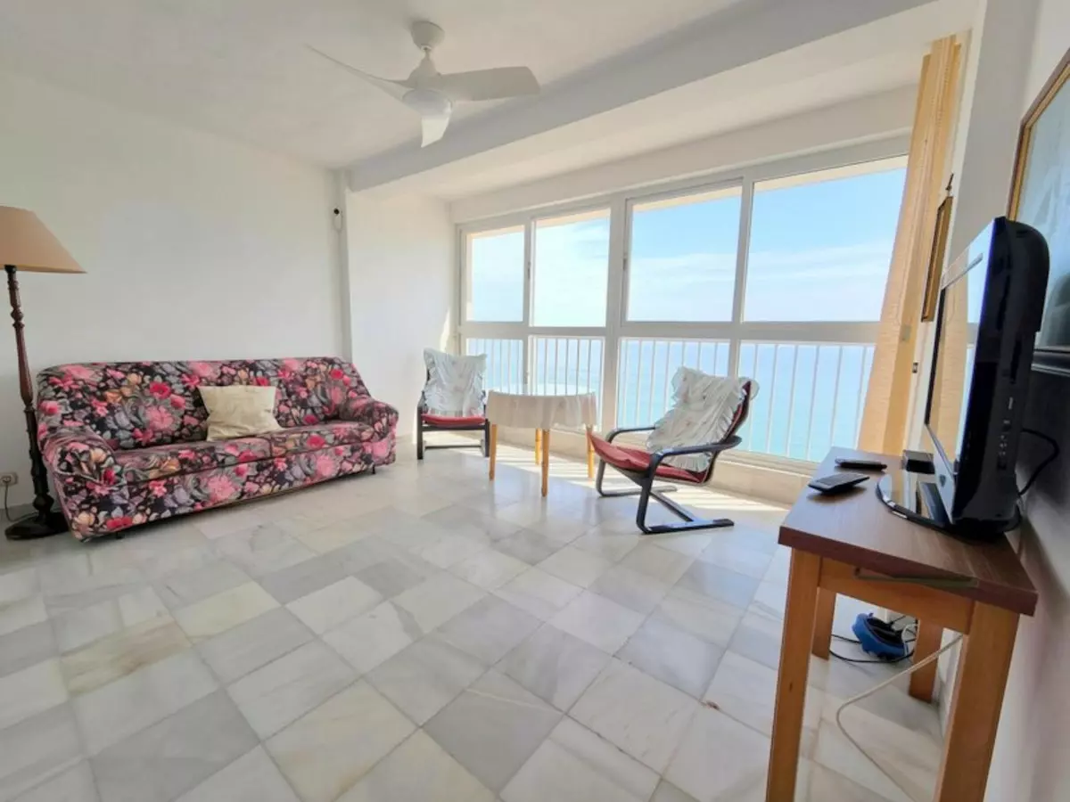 3-bedroom Apartment In Manilva, Spain (90 M²)