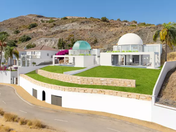 3-bedroom Villa In Alhaurín El Grande, Spain (216 M²)