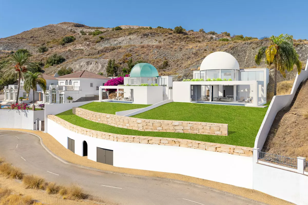 3-bedroom Villa In Alhaurín El Grande, Spain (216 M²)