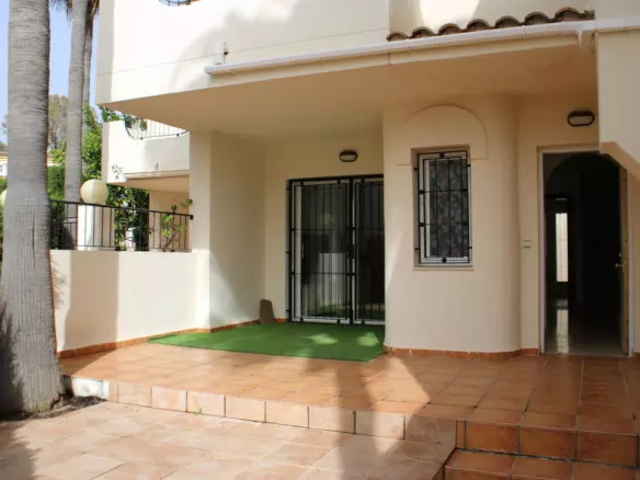 3-bedroom Town House In Marbella, Spain (227 M²)