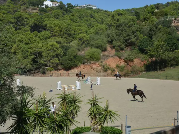 4-bedroom Villa In Benahavis, Spain (550 M²)
