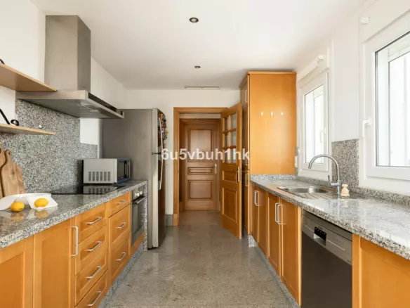 3-bedroom Villa In Marbella, Spain (291 M²)