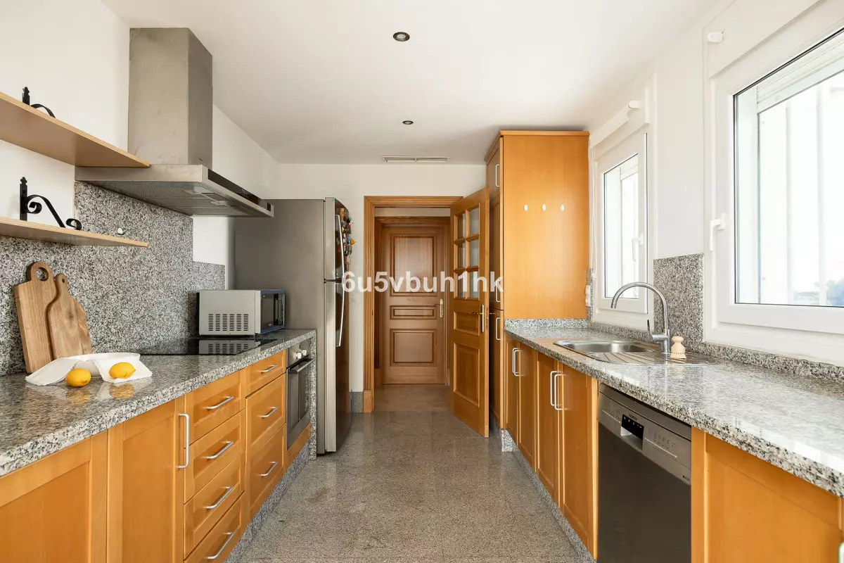 3-bedroom Villa In Marbella, Spain (291 M²)
