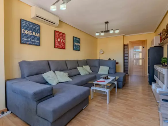 3-bedroom Apartment In Guardamar Del Segura, Spain (82 M²)