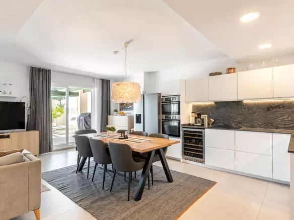 3-bedroom Apartment In Marbella, Spain (136 M²)