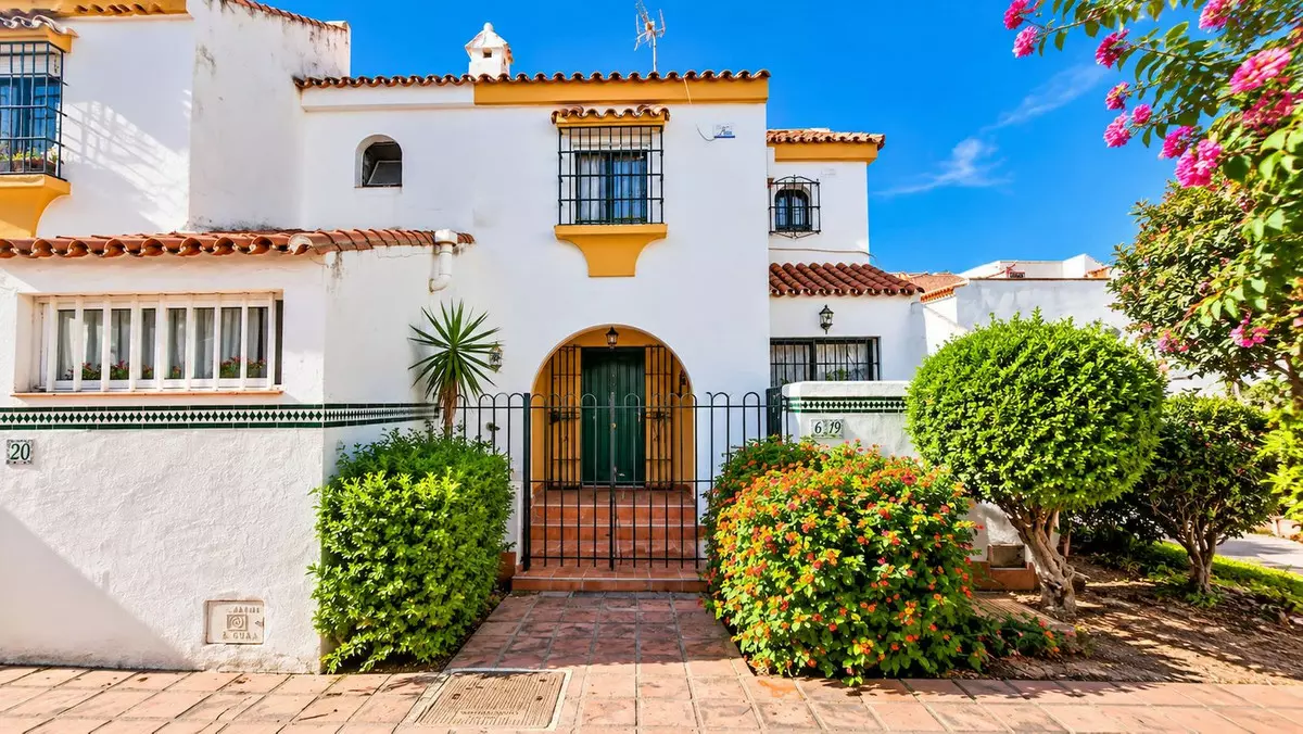 3-bedroom Town House In Casares, Spain (135 M²)
