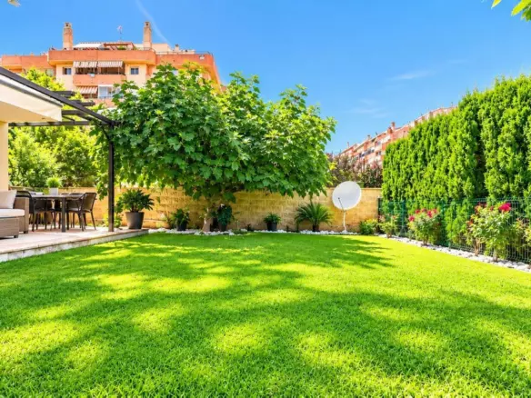 3-bedroom Apartment In Torremolinos, Spain (140 M²)