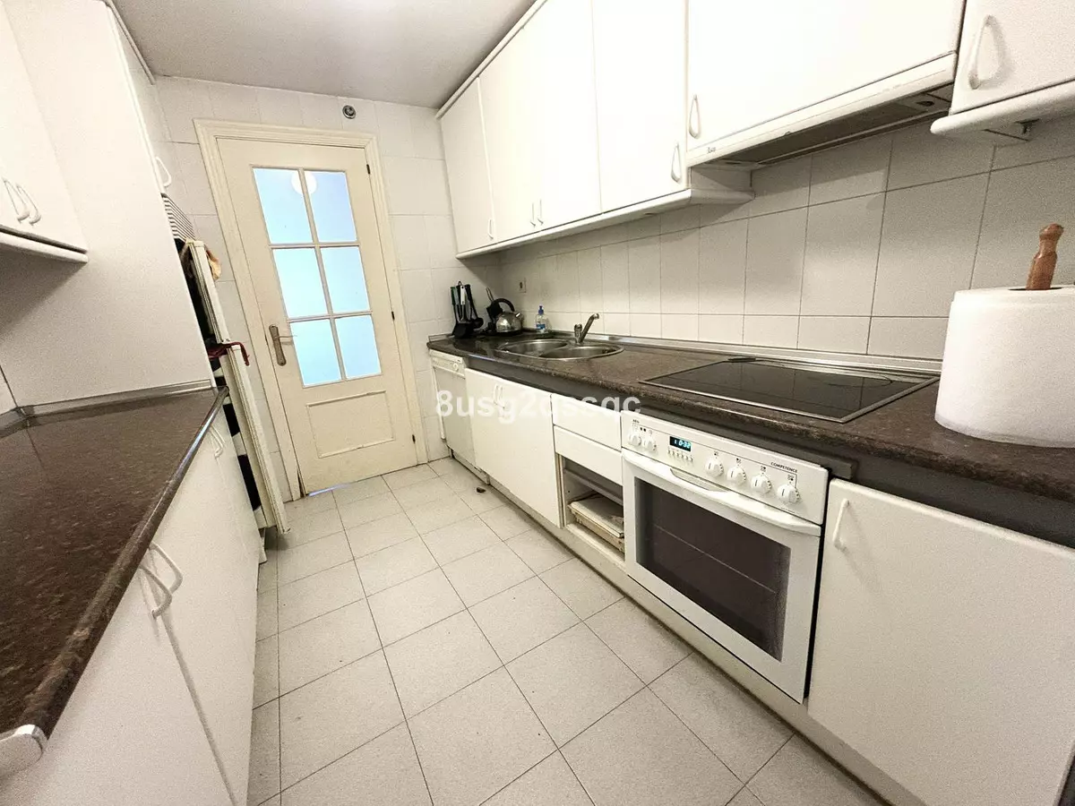 3-bedroom Apartment In Estepona, Spain (124 M²)