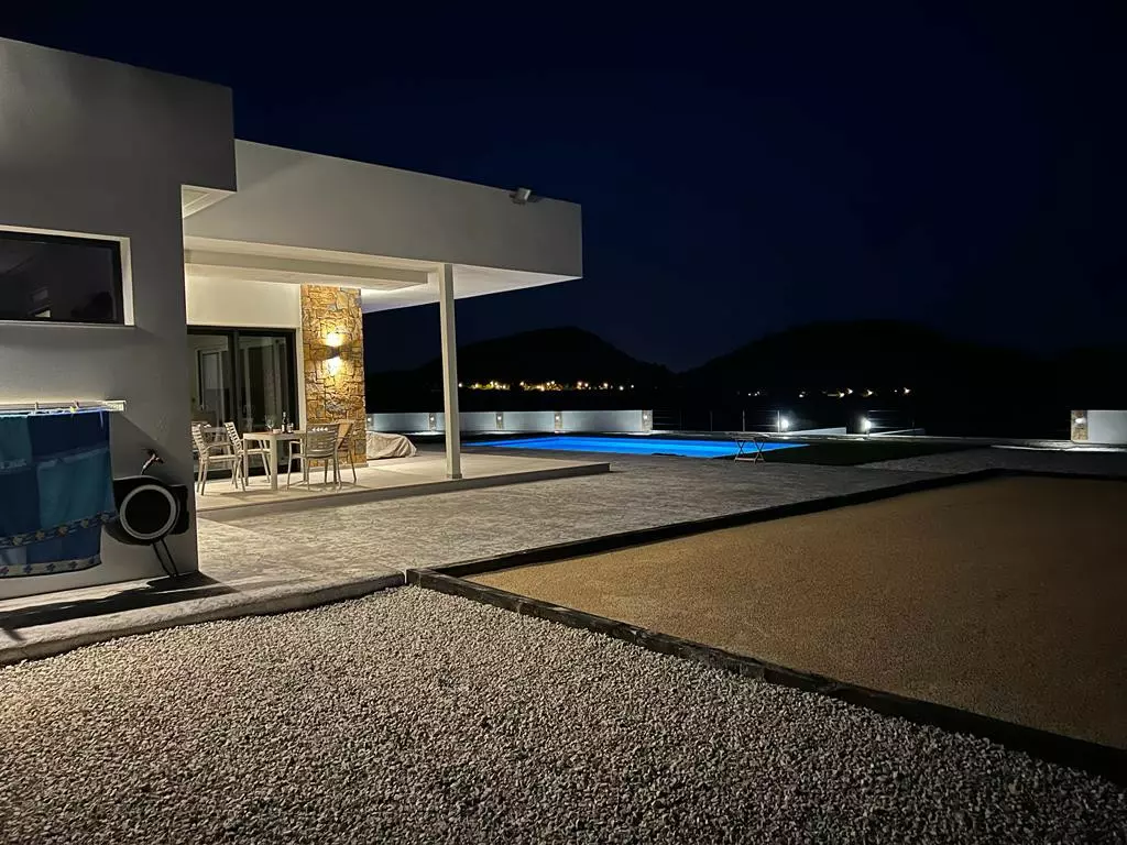 4-bedroom Villa In Aspe, Spain (227 M²)