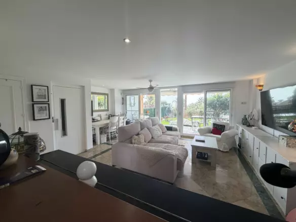 3-bedroom Town House In Estepona, Spain (225 M²)