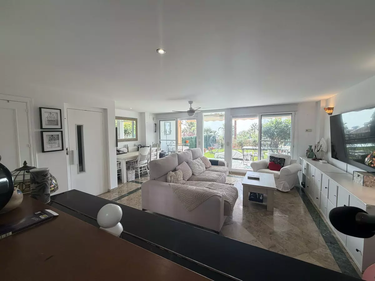 3-bedroom Town House In Estepona, Spain (225 M²)