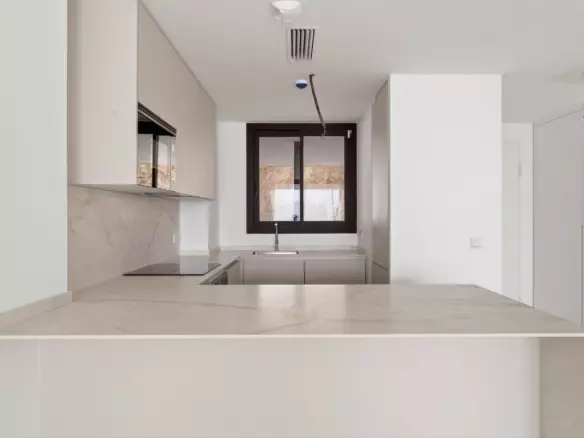 2-bedroom Apartment In Fuengirola, Spain (83 M²)
