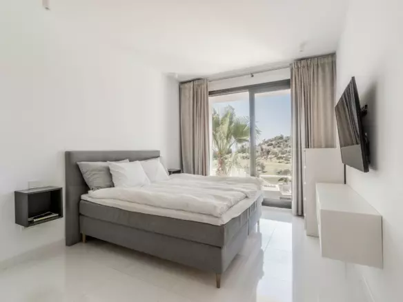 2-bedroom Apartment In Benahavis, Spain (222 M²)