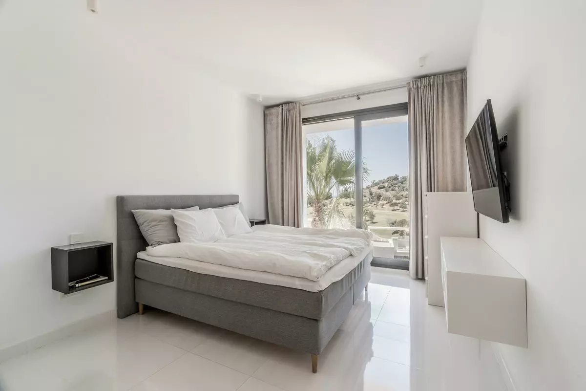 2-bedroom Apartment In Benahavis, Spain (222 M²)