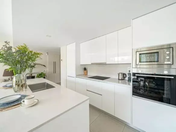 3-bedroom Apartment In Estepona, Spain (110 M²)