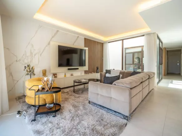 4-bedroom Town House In Estepona, Spain (398 M²)
