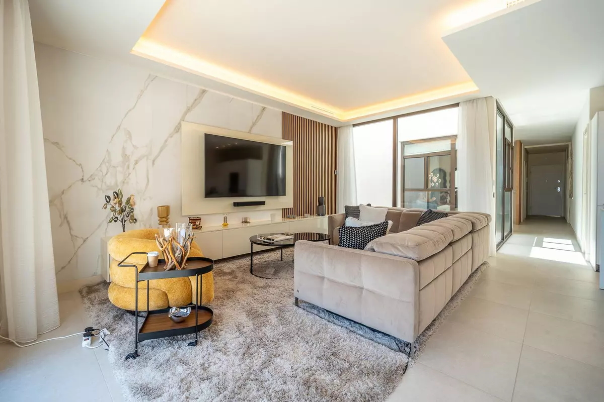 4-bedroom Town House In Estepona, Spain (398 M²)