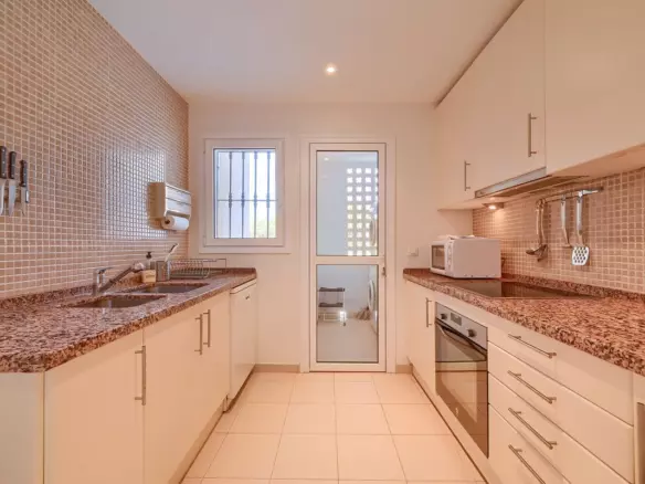 3-bedroom Apartment In Málaga, Spain (146 M²)