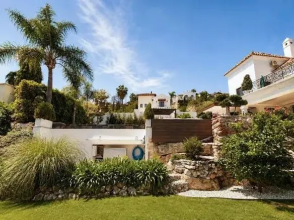 6-bedroom Villa In Benahavis, Spain (746 M²)